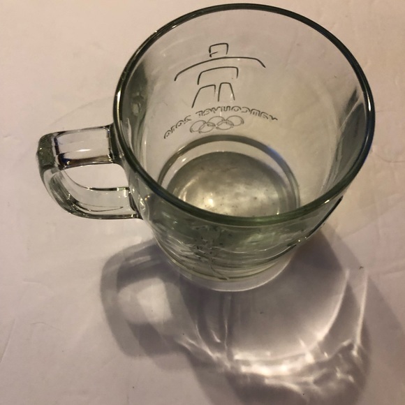 2010 Vancouver Olympics Etched Glass Clear Mug - Picture 4 of 10